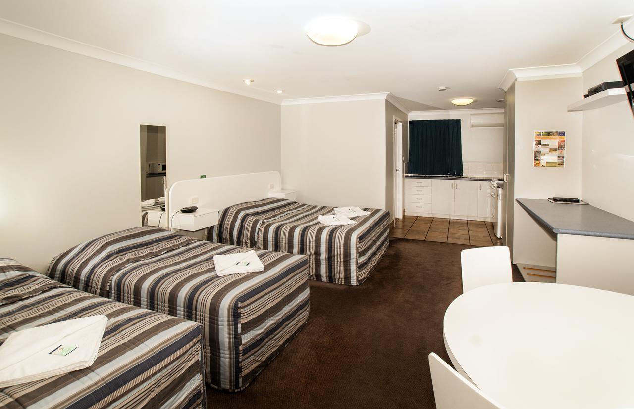 Jefferys Motel Тувумба Экстерьер фото