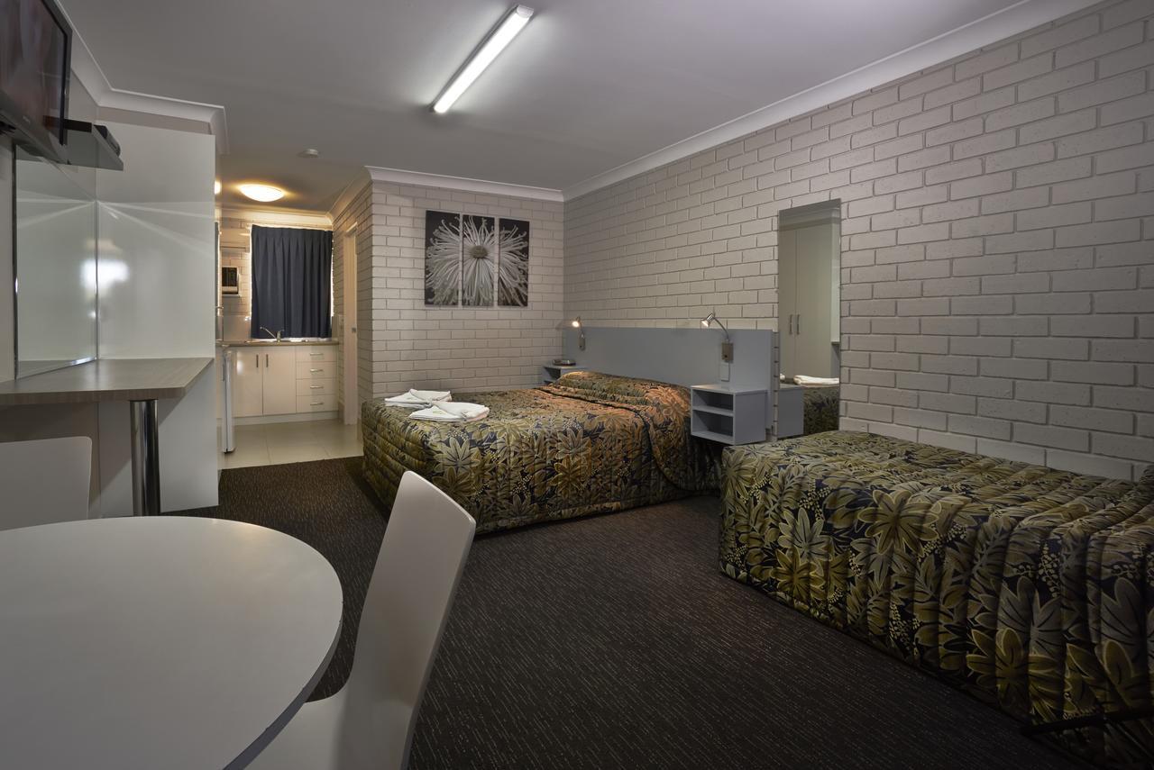 Jefferys Motel Тувумба Экстерьер фото